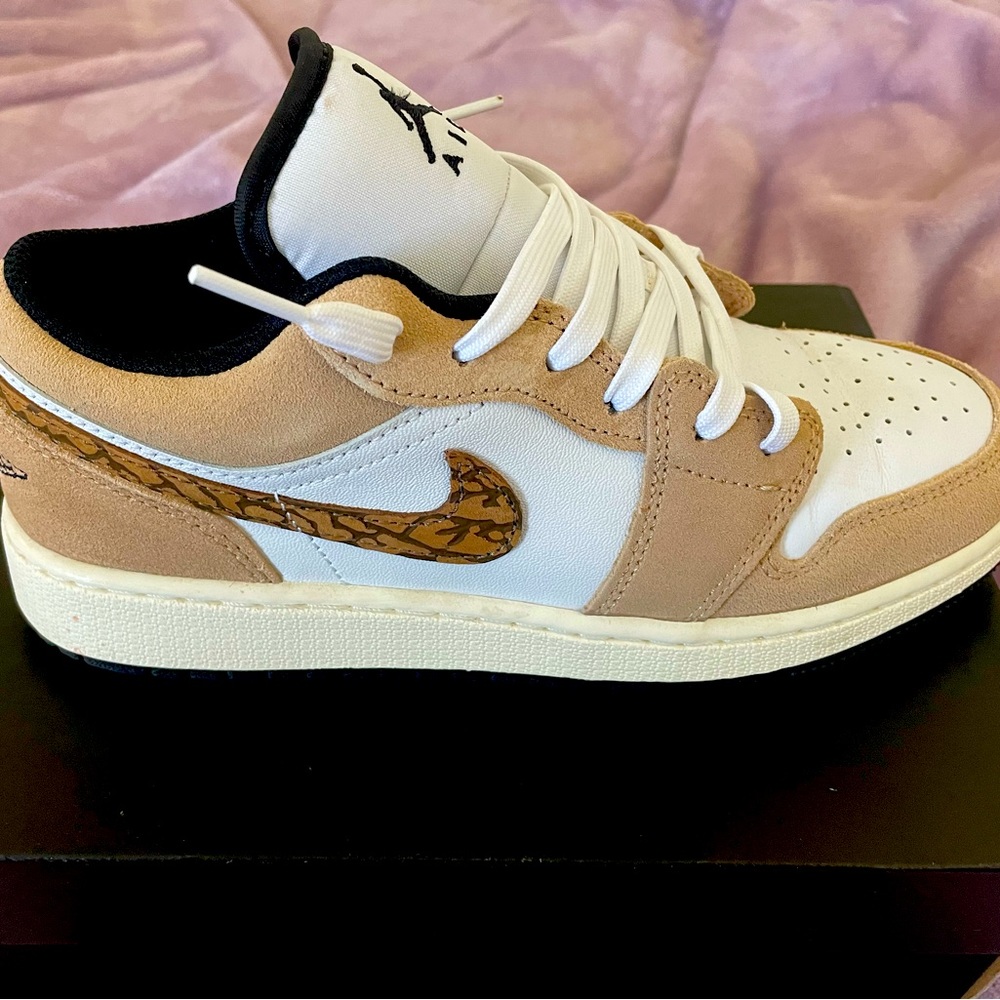 Air Jordan 1 Low SE Brown Elephant